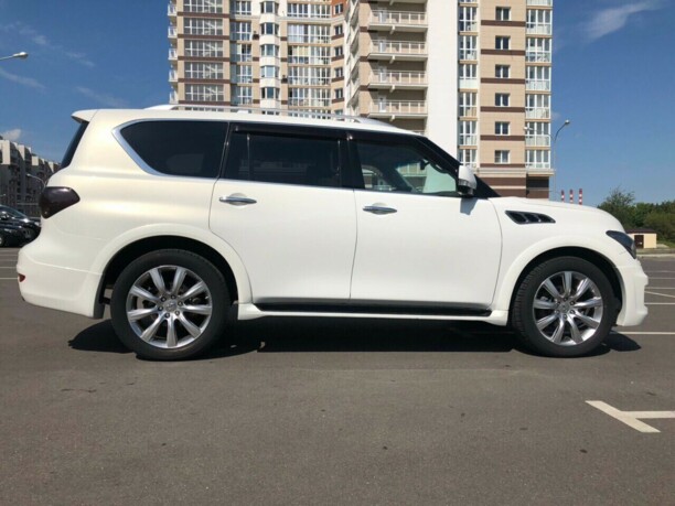 Infiniti QX56 II, 7 мест, 2012 г.