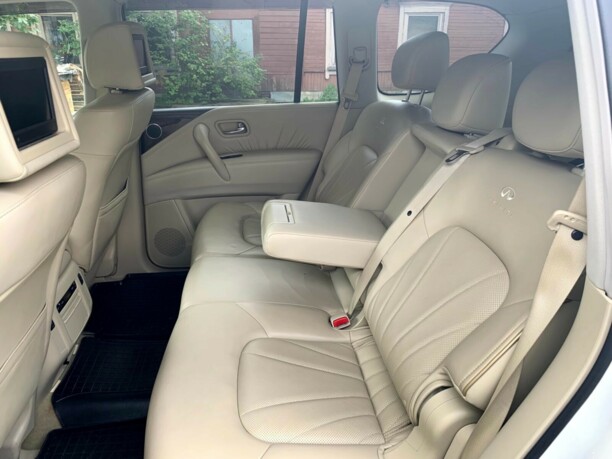 Infiniti QX56 II, 7 мест, 2012 г.