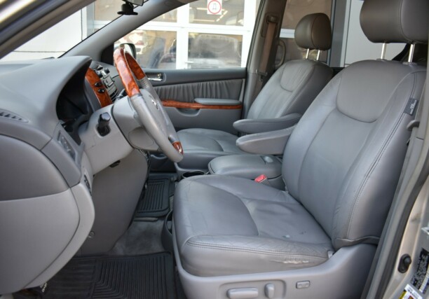 Toyota Sienna II (XL20) · Рестайлинг, 7 мест, 2007 г.