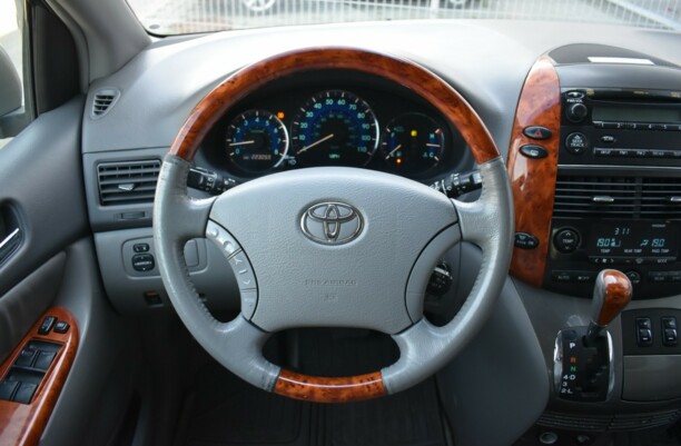 Toyota Sienna II (XL20) · Рестайлинг, 7 мест, 2007 г.