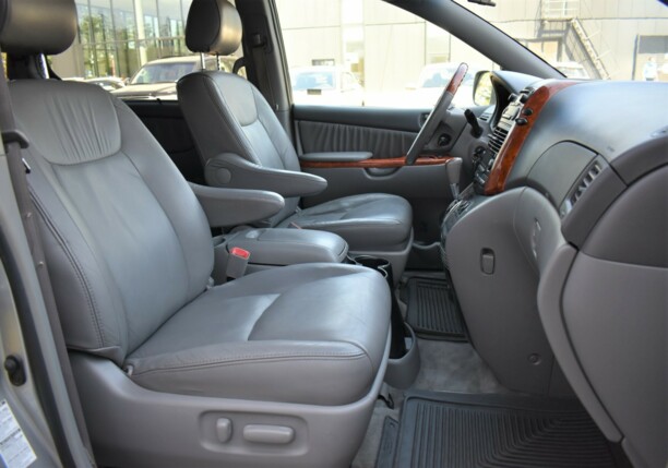Toyota Sienna II (XL20) · Рестайлинг, 7 мест, 2007 г.