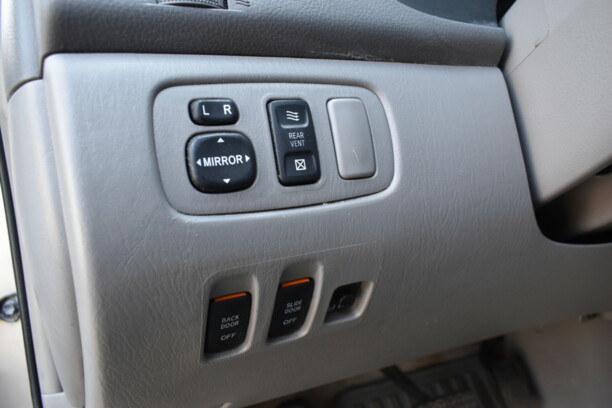 Toyota Sienna II (XL20) · Рестайлинг, 7 мест, 2007 г.