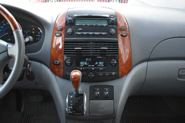 Toyota Sienna II (XL20) · Рестайлинг, 7 мест, 2007 г.
