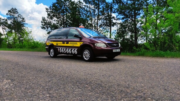 Chrysler Town and Country IV, 7 мест, 2001 г.