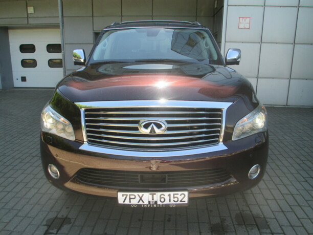 Infiniti QX56 II, 7 мест, 2010 г.