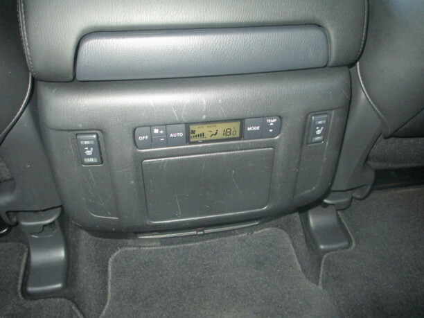 Infiniti QX56 II, 7 мест, 2010 г.