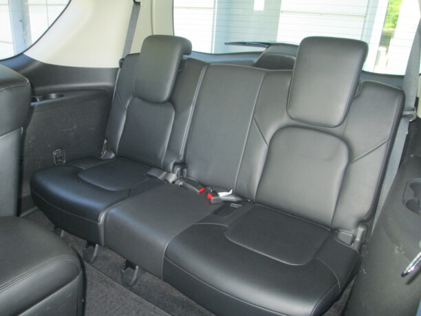 Infiniti QX56 II, 7 мест, 2010 г.