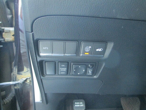 Infiniti QX56 II, 7 мест, 2010 г.