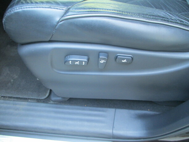 Infiniti QX56 II, 7 мест, 2010 г.