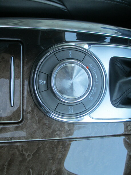 Infiniti QX56 II, 7 мест, 2010 г.