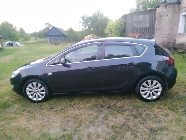 Opel Astra J, 2010 г.