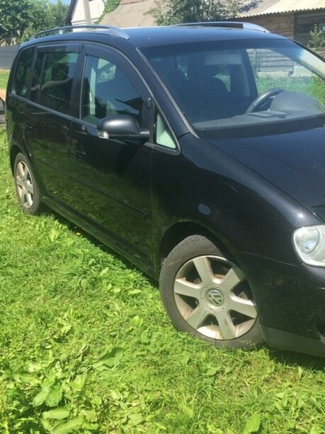 Volkswagen Touran I, 7 мест, 2004 г.