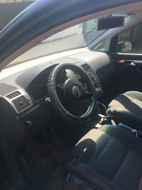 Volkswagen Touran I, 7 мест, 2004 г.