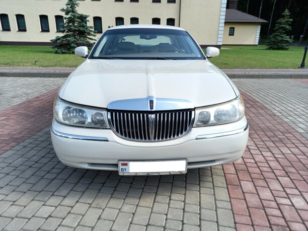 Lincoln Town Car III, 2001 г.