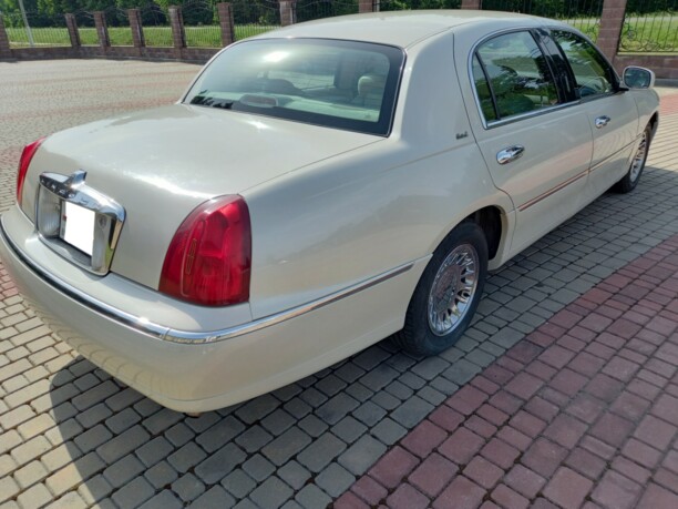 Lincoln Town Car III, 2001 г.