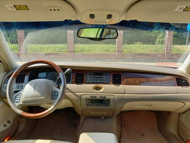 Lincoln Town Car III, 2001 г.