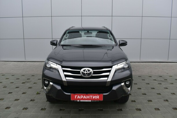 Toyota Fortuner II , 7 мест, 2020 г.
