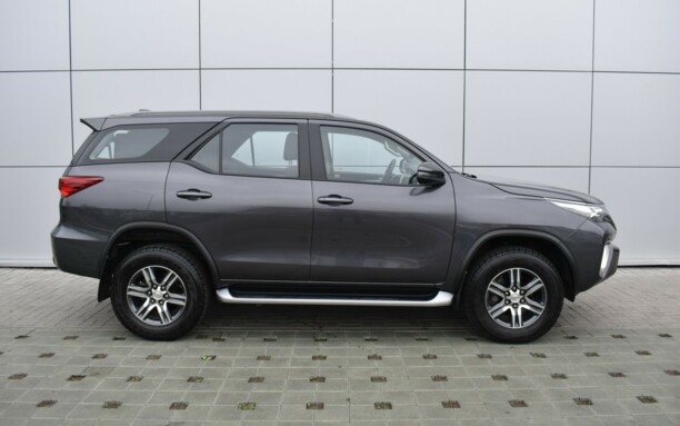 Toyota Fortuner II , 7 мест, 2020 г.