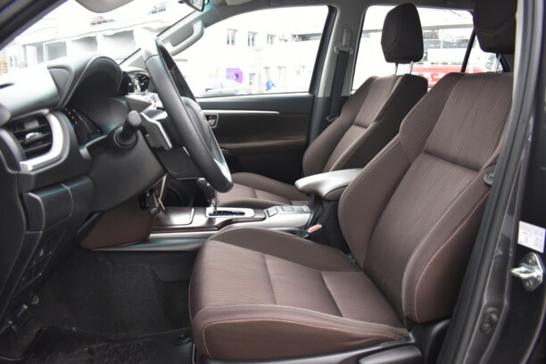 Toyota Fortuner II , 7 мест, 2020 г.