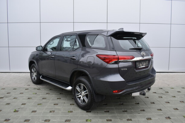 Toyota Fortuner II , 7 мест, 2020 г.
