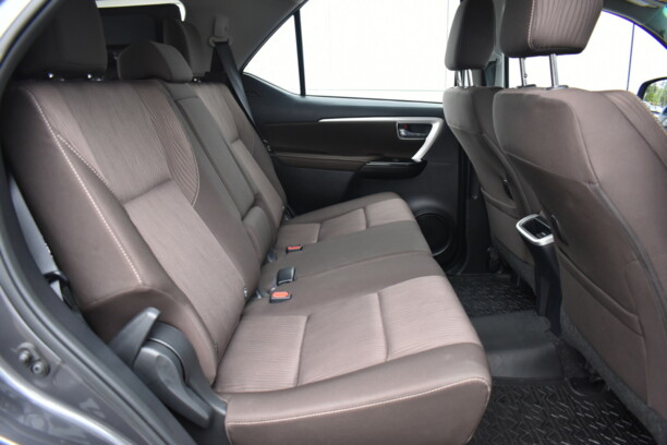 Toyota Fortuner II , 7 мест, 2020 г.