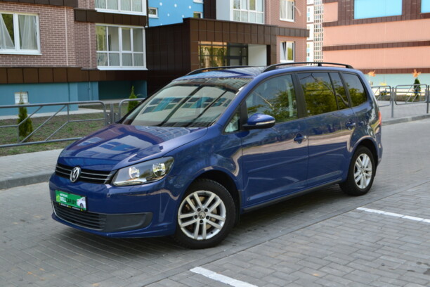 Volkswagen Touran II, 7 мест, 2010 г.