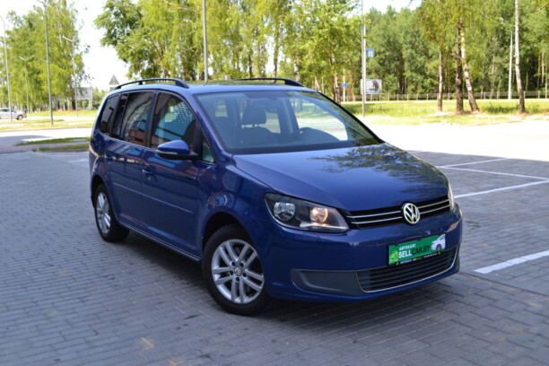 Volkswagen Touran II, 7 мест, 2010 г.
