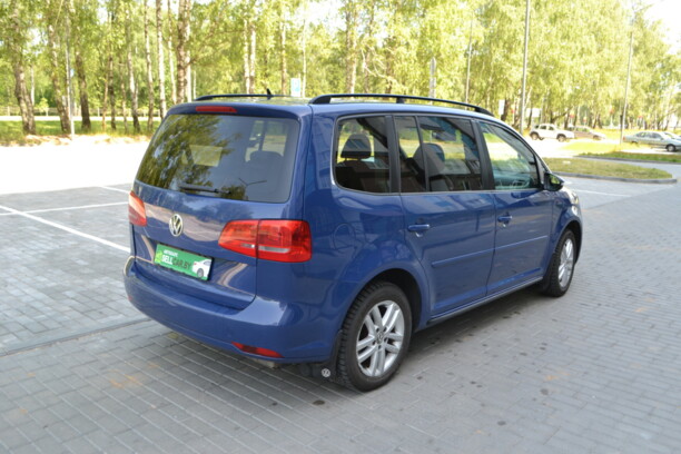 Volkswagen Touran II, 7 мест, 2010 г.