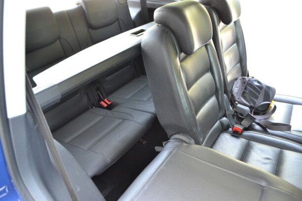 Volkswagen Touran II, 7 мест, 2010 г.