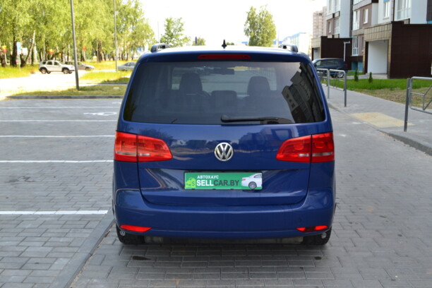 Volkswagen Touran II, 7 мест, 2010 г.
