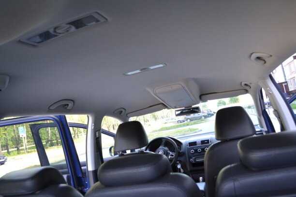 Volkswagen Touran II, 7 мест, 2010 г.