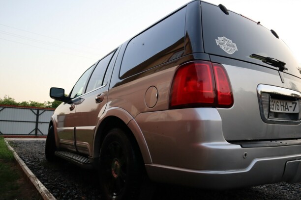 Lincoln Navigator II, 7 мест, 2003 г.