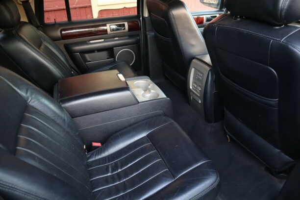 Lincoln Navigator II, 7 мест, 2003 г.