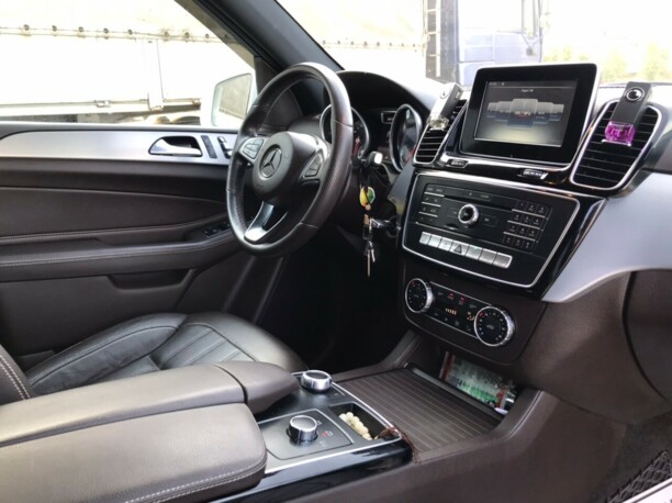 Mercedes-Benz GLE W166, 2015 г.