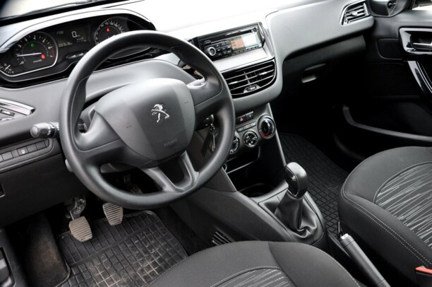 Peugeot 208 I · Рестайлинг, 2016 г.