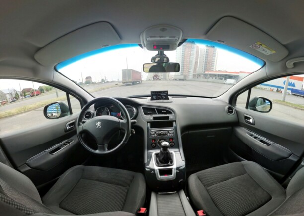 Peugeot 5008 I · Рестайлинг, 7 мест, 2015 г.