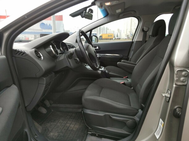 Peugeot 5008 I · Рестайлинг, 7 мест, 2015 г.