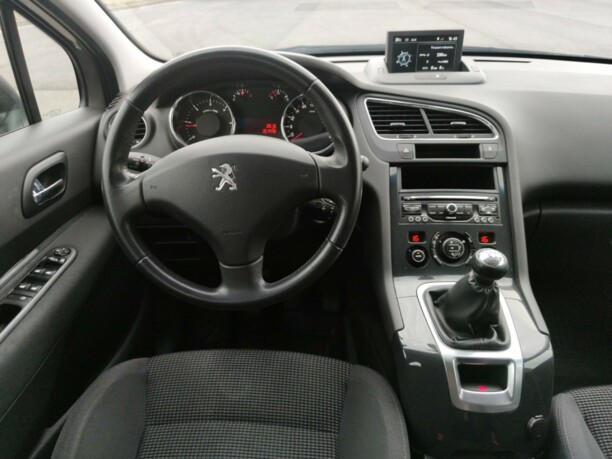 Peugeot 5008 I · Рестайлинг, 7 мест, 2015 г.