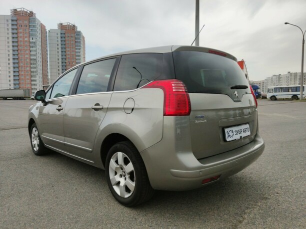 Peugeot 5008 I · Рестайлинг, 7 мест, 2015 г.