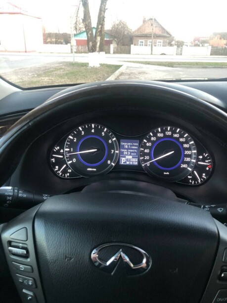 Infiniti QX56 II, 7 мест, 2013 г.