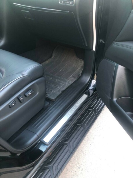 Infiniti QX56 II, 7 мест, 2013 г.