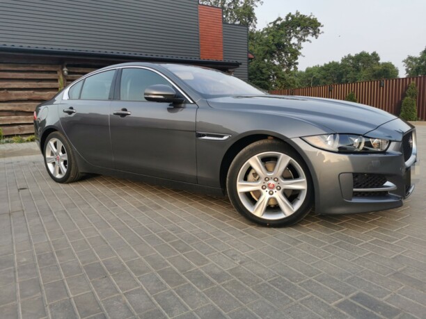 Jaguar XE, 2016 г.