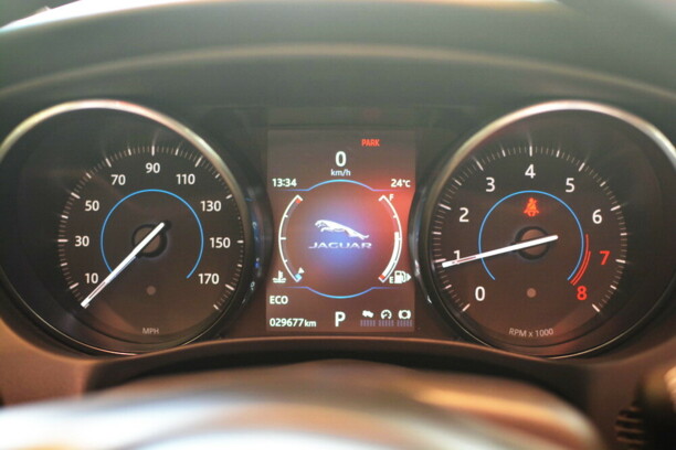 Jaguar XE, 2017 г.