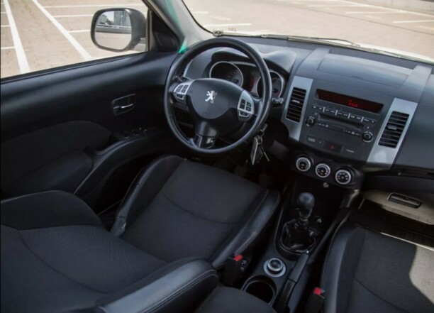 Peugeot 4007, 7 мест, 2008 г.