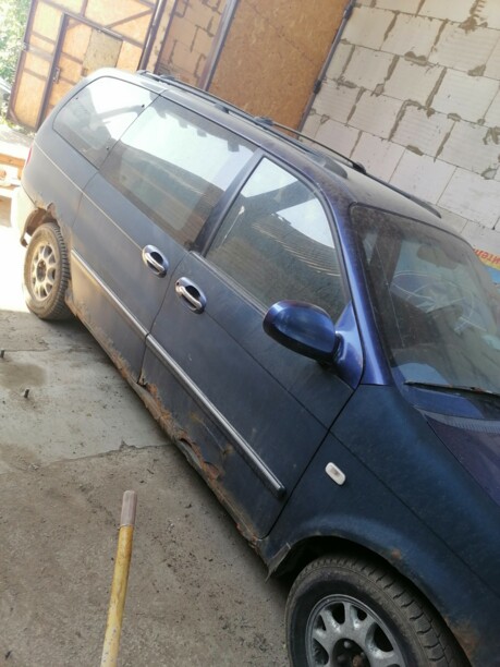 Kia Carnival I, 7 мест, 2001 г.