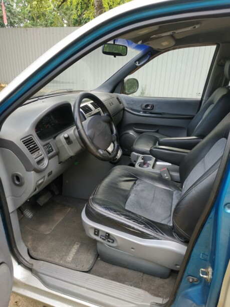 Kia Carnival I, 7 мест, 1999 г.