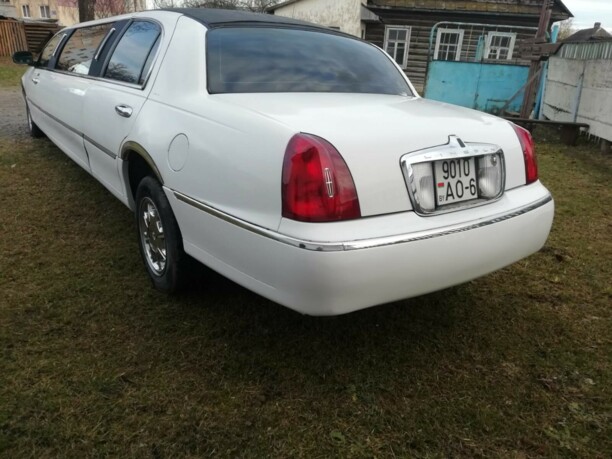 Lincoln Town Car III, 2000 г.