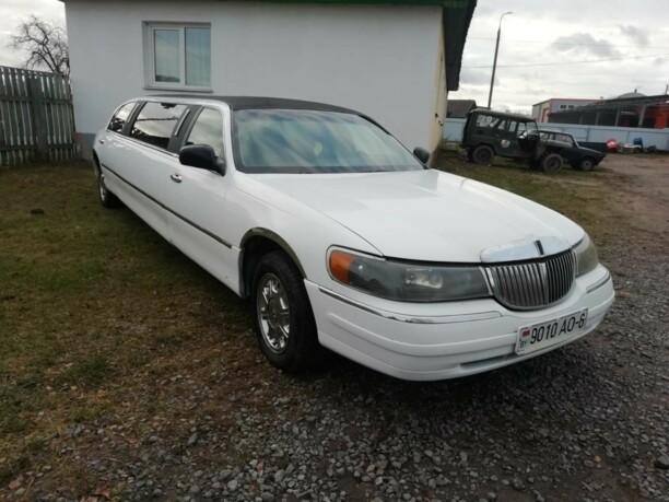 Lincoln Town Car III, 2000 г.