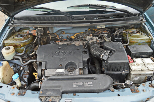 Kia Carnival I, 7 мест, 2000 г.