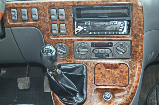 Kia Carnival I, 7 мест, 2000 г.
